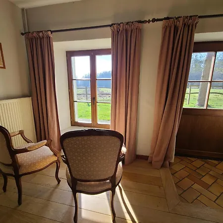 Lovely In Orval With Garden, Cleaning Included Holiday home