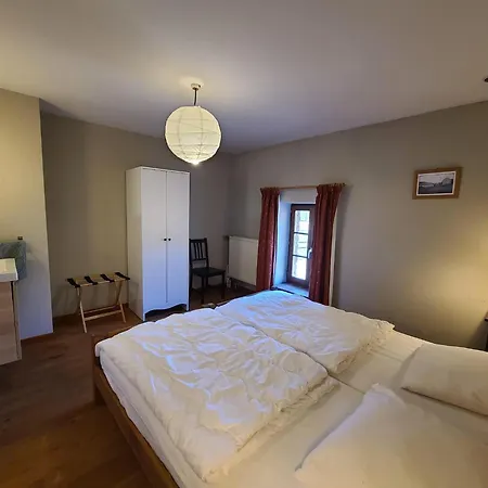 Lovely In Orval With Garden, Cleaning Included Holiday home